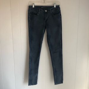 Levi’s legging Size 29 med/dark acid wash